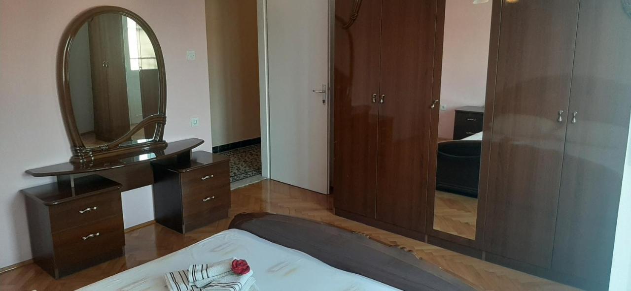 Apartment Vana Traù Esterno foto