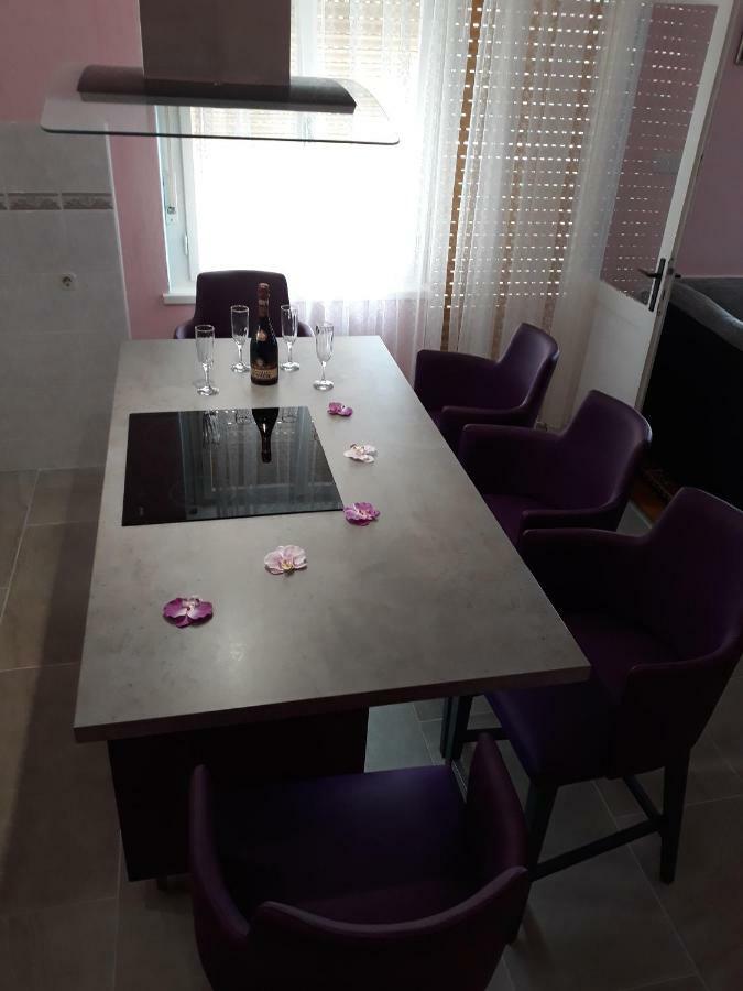 Apartment Vana Traù Esterno foto